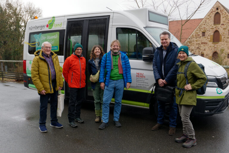 „Ohne Fahrer mit Migrationshintergrund wären wir aufgeschmissen“  – Besuch bei Merz-Reisen