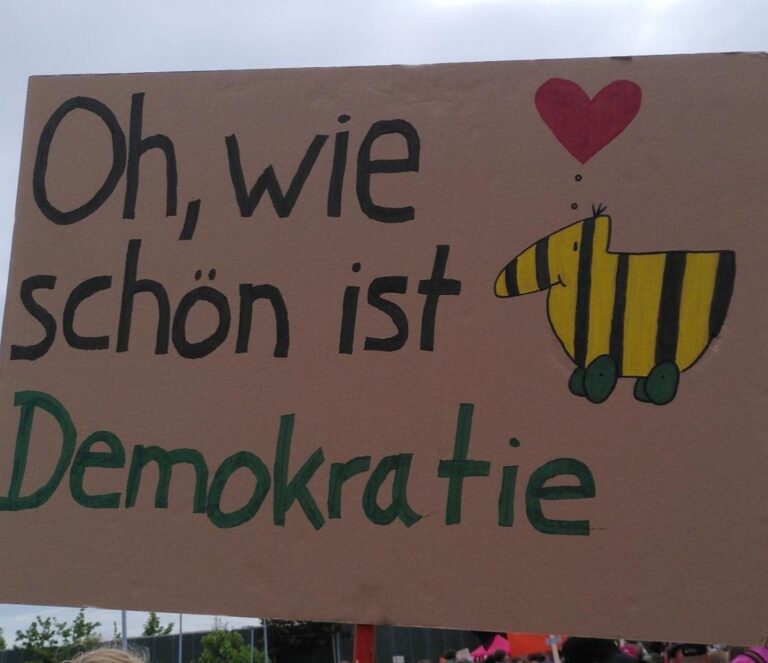 „Wir sind alle Antifa“ – Eindrucksvolle Demo in Erfurt